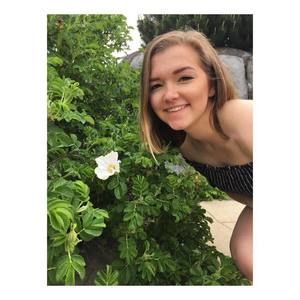 Meet your Posher, Olivia